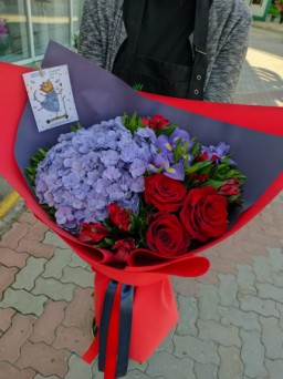 Букет Гортензия и розы: фото. Мир цветов Киров